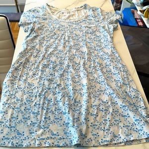 Carol Hochman  blue floral night gown, small.